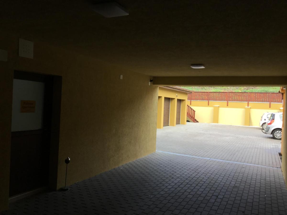 Balance Apartman Егер Екстериор снимка